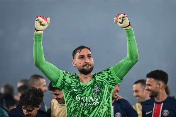 曼城门将更迭计划曝光:多纳鲁马或接替埃德森,巴黎谈判进行中